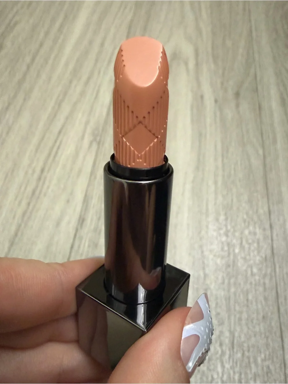 New Burberry Kisses Hydrating Lip Colour No. 01 Nude Beige